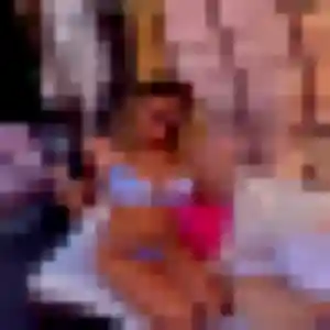 Nina, 21 ans, en ligne à Bellegarde pour une rencontre coquine