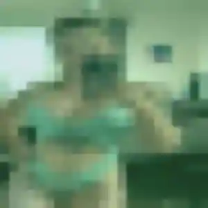 Sexy Samira, 21 ans à Châteaugiron - découvrir son profil