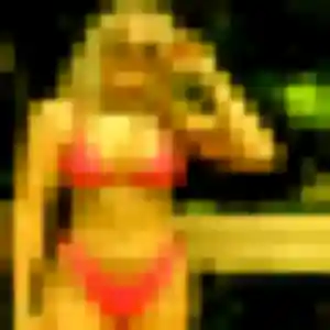 Rencontre Elvire, 27 ans à Châtenay-Malabry en privé