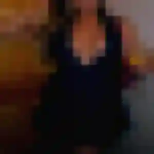 Emeraude, fille de 31 ans propose rencontre libertine à Lesparre-Médoc