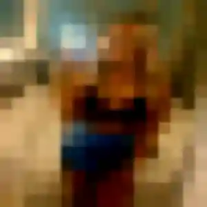 Adelaide, femme de 38 ans propose rencontre libertine à Lure