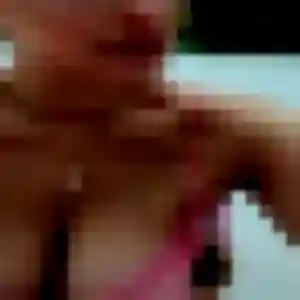 Laure, 45 ans, connectée à M'Tsangamouji pour une rencontre coquine