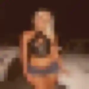 Helena, 24 ans, en ligne à Petit-Couronne pour une rencontre coquine