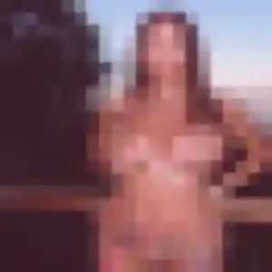 Photo de Emeraude à Saint-Privat-des-Vieux (31 ans) - rencontre libertine discret