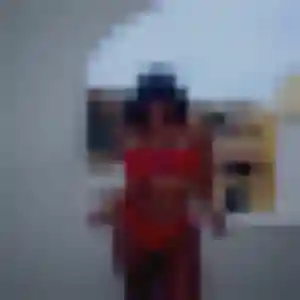 Charmante Salima, 40 ans à Sanary-sur-Mer - voir sa photo