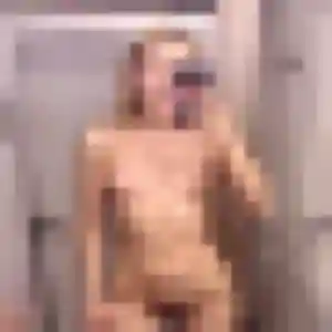 Iseult, 35 ans, connectée à Sérignan pour un rencontre libertine